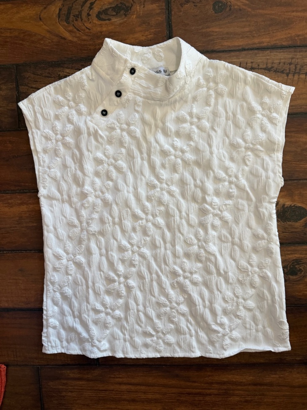 Elings New Without Tags White Embroidered Cap-Sleeve Top with Button Neck